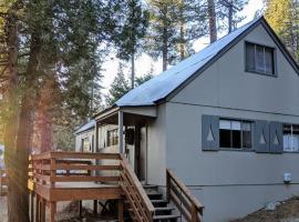 Cabin #6, holiday rental in Strawberry