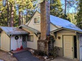 Cabin #10, holiday rental in Strawberry