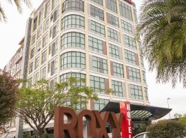 Roxy Hotel & Apartments, hotel cerca de Aeropuerto de Kuching - KCH, 