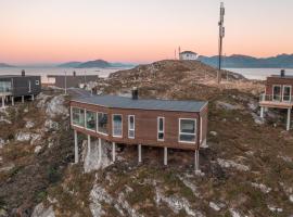 Runde Panorama - Trollvogga – hotel w pobliżu miejsca Coastal Route Terminal Torvik w mieście Runde