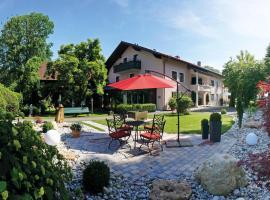 Landhaus Riedl, hotel in Bad Füssing
