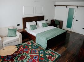 Hotel Thethi, hotel di Theth