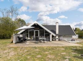 Holiday Home Arnfin - 160m from the sea in Lolland- Falster and Mon by Interhome, Strandhaus in Rødby