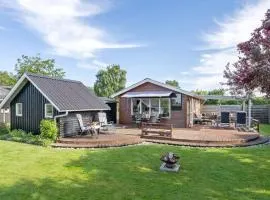 Holiday Home Ainikki - 200m from the sea by Interhome