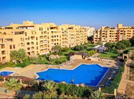 Apartment on The Beach Front with Free Fibre Internet and Air Conditioning, khách sạn ở Isla Canela