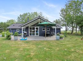 Holiday Home Ulrikke - 12km from the sea in Western Jutland by Interhome, hotel cu parcare din Oksbøl