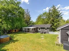 Holiday Home Ulrike - 600m to the inlet by Interhome
