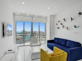 Modern Penthouse condo with 2 story private terrace