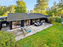 Holiday Home Gustine - 300m from the sea in Djursland and Mols by Interhome, hotel a Egå