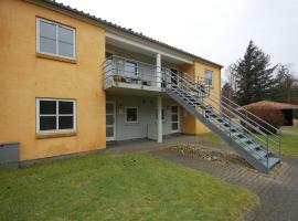 Apartment Runhild - 100m from the sea in NE Jutland by Interhome, lejlighed i Hals