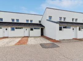 Apartment Laris - 150m from the sea in NW Jutland by Interhome, hotel in Brovst