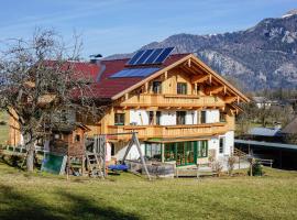Haus am Wald, hotel with parking in Strobl