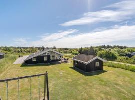 Holiday Home Serine - 800m from the sea in NW Jutland by Interhome, hotel di Hjørring