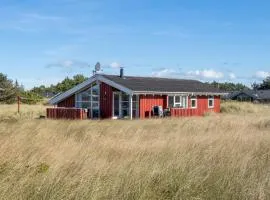 Holiday Home Bertie - 700m from the sea in NW Jutland by Interhome