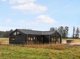 Holiday Home Sasja - 1-5km from the sea in NW Jutland by Interhome, feriehus i Hjørring