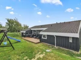 Holiday Home Ilmo - 950m from the sea in NW Jutland by Interhome