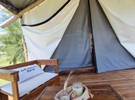 Moraycamp, kamp s luksuznim šatorima u gradu 'San Andrés de Giles'
