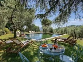 Fully serviced villa with breathtaking views