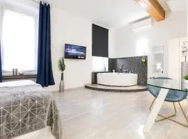 Trastevere Silver King Jacuzzi Suite