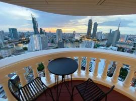 Central Bangkok, 5 stars river view & characteristic decor, apartment in Bangkok