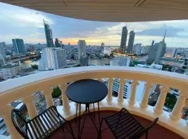 Central Bangkok, 5 stars river view & characteristic decor