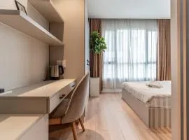 The Rixx Lancaster Apartment @ D1/ Netflix/bathtub