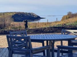 Blaneys Coastal Cottage, hotel v destinaci Mountcharles