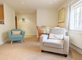 Flint Cottage , Emsworth, pet-friendly hotel in Emsworth