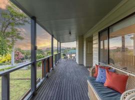 Hillhouse, villa en Myrtleford