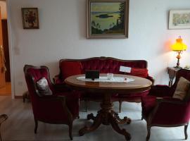 Dream apartment in nice villa near forest โรงแรมที่มีที่จอดรถในBrügg