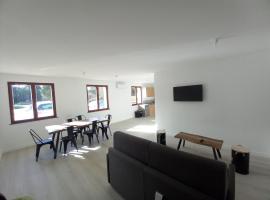 Logement du centre equestre du val d'or, budgethotell i Fontaine-sur-Ay