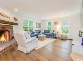 Moon Compass Escape – Spacious Cape Cod Retreat