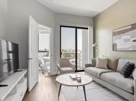 North Hollywood 1BR w Gym Pool Roof nr Metro LAX-853