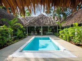 Koh Phangan luxurious pool and garden villa，哈林海灘的度假屋