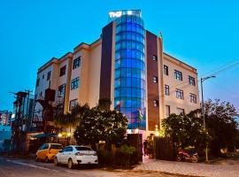 Hotel The Leaf - Gomti Nagar Lucknow, хотел в Лакнау