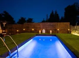 Villa Paulanelas - Nature Retreat Villa with Pool & Jacuzzi Offering Authentic Greek Hospitality By Villa Mana Gers