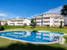 Charming Golf, Pool and private parking