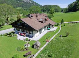 Gästehaus Fellner, hotel with parking in Aschau im Chiemgau