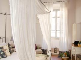 Dimora Dell'Erbe Rooms، مكان مبيت وإفطار في مونتيبولسيانو