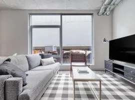 Downtown 1BR w Gym Roof WD nr Pike Pl Mkt SEA-239