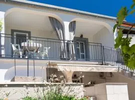 Apartment Brigitte with balcony & sea view