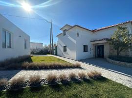 LUX House 15 min Fatima - Nazare, casa rústica em Leiria