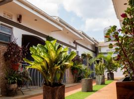 Hotel Deposh Tororo, hótel í Osukuru