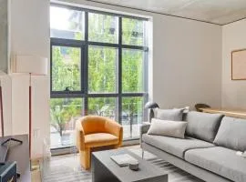 Downtown 1BR w Gym WD BBQ nr Dining Shops SEA-398