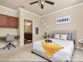 Modern Condo near Texas Medical Center w Free Parking, hotel en Houston