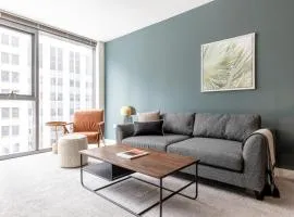 Loop 1BR w Pool Gym nr Financial District CHI-251