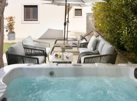 House NoE- with hot tub, cabaña o casa de campo en Bale