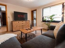 Charmantes Fachwerkhaus in Ediger-Eller - Nähe Calmont Kletterstieg mit 2 Schlafzimmer, Netflix, מלון באדיגר-אלר