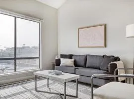 N Hollywood 2BR w Gym Pool nr TJ Shops LAX-592