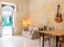 Roam Gozo - Studio 47 - 300yr Old Farm Converted Into Welcoming Tiny Home, hotel in Xewkija